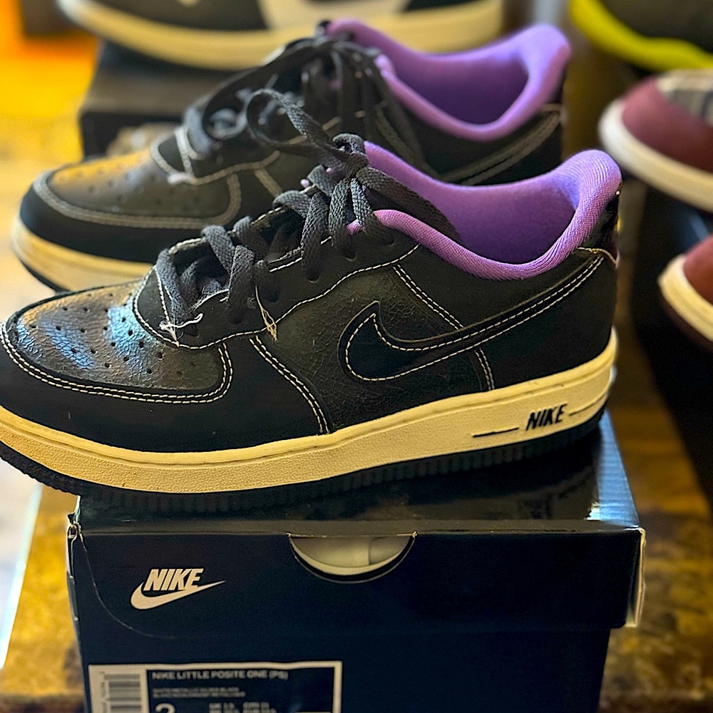 Nike Air Force 1 in the colors gray black and purple with a hint of gold iSz 1.5